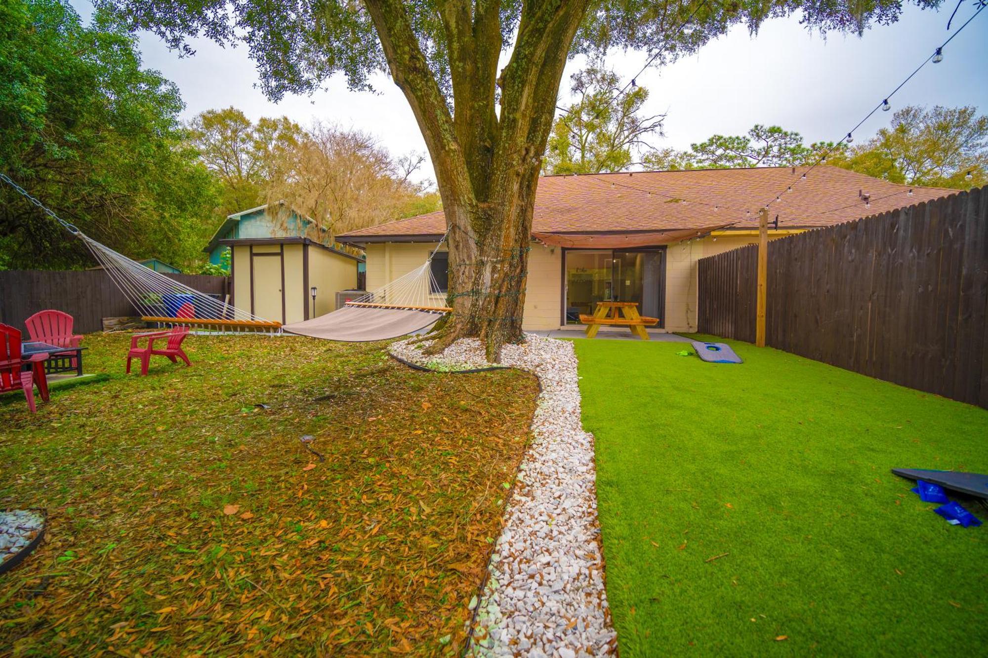 Charm Retreat Modern Haven In Great Location Villa Lutz Ngoại thất bức ảnh